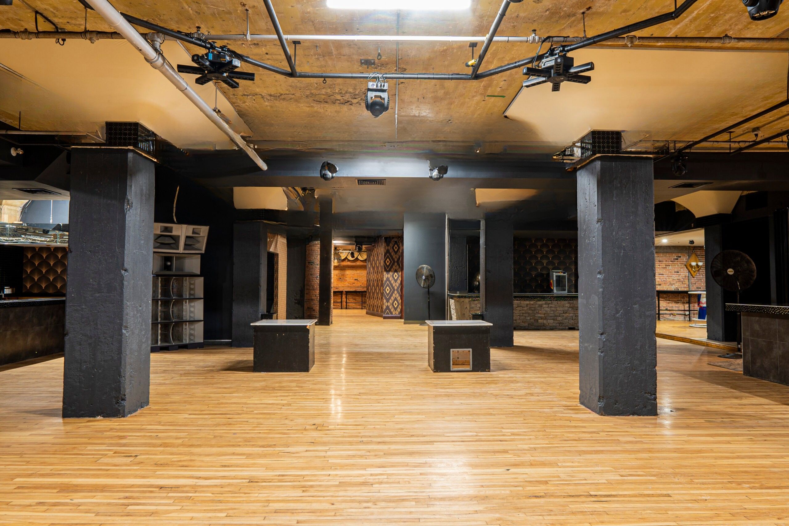Main Room for rent